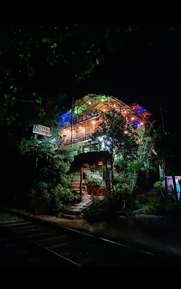 Hostal Tree House Ела Екстериор снимка