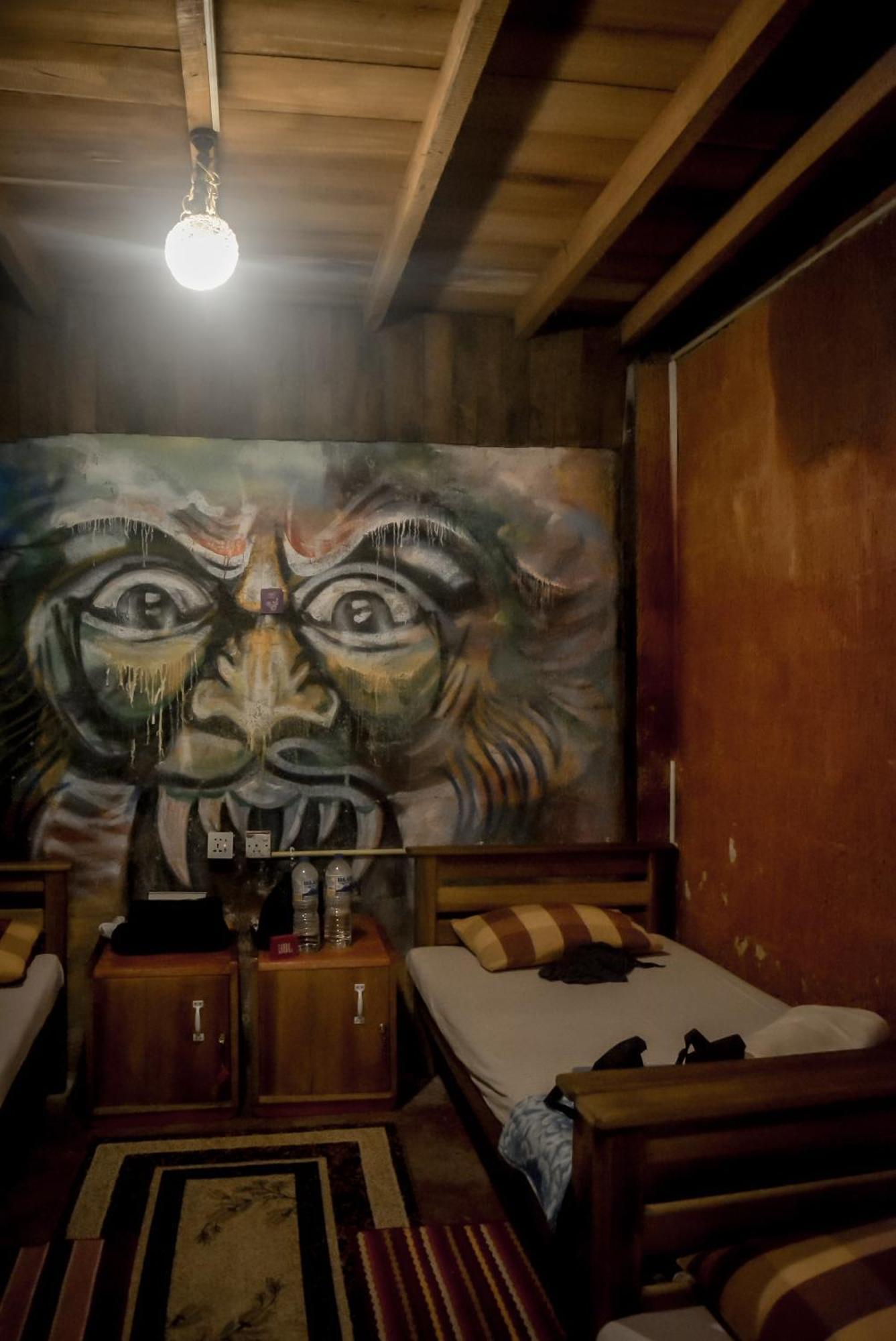 Hostal Tree House Ела Екстериор снимка