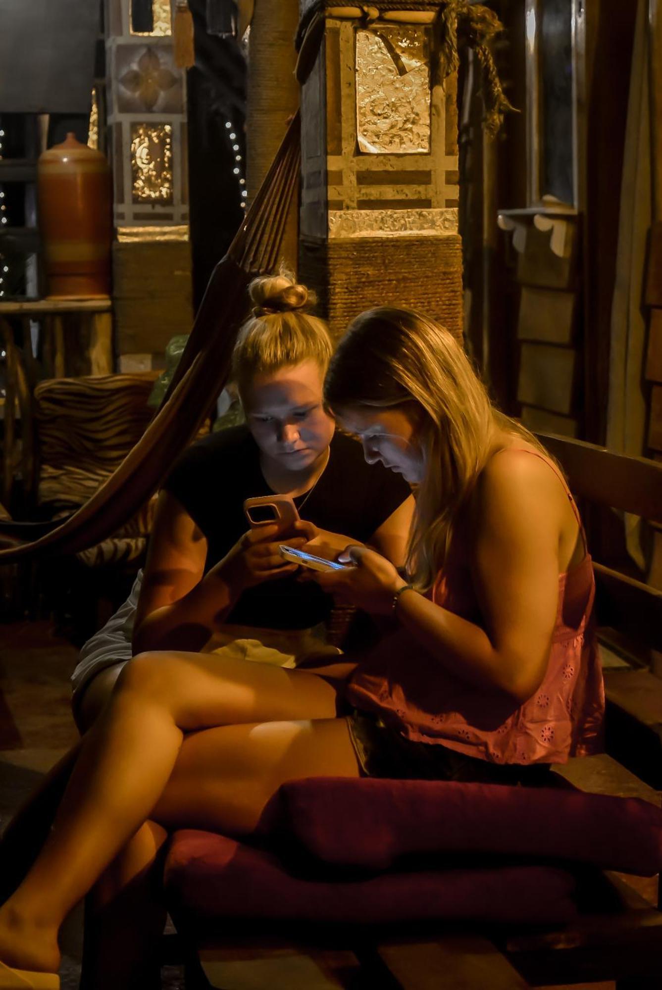 Hostal Tree House Ела Екстериор снимка